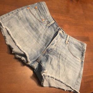 Levi’s cutoff shorts